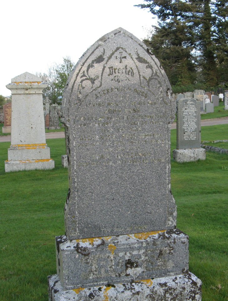 Photo of headstones/Grace Maclennan d1917 hdstn Fodderty cem